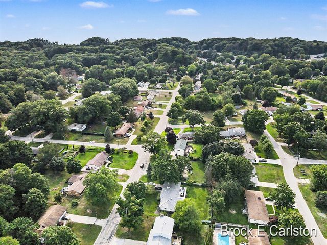 1576 Hendrick Road, Norton Shores, MI 49441