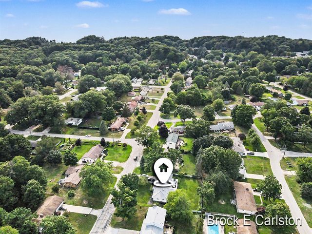 1576 Hendrick Road, Norton Shores, MI 49441