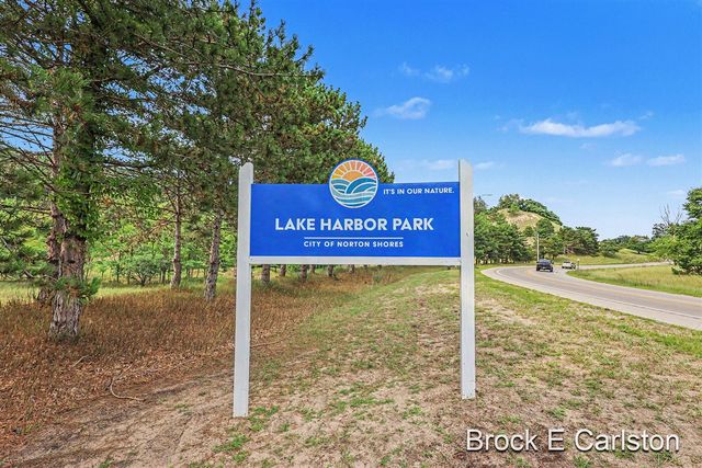 1576 Hendrick Road, Norton Shores, MI 49441