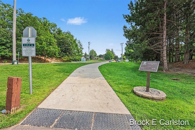 1576 Hendrick Road, Norton Shores, MI 49441