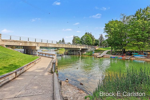 1576 Hendrick Road, Norton Shores, MI 49441