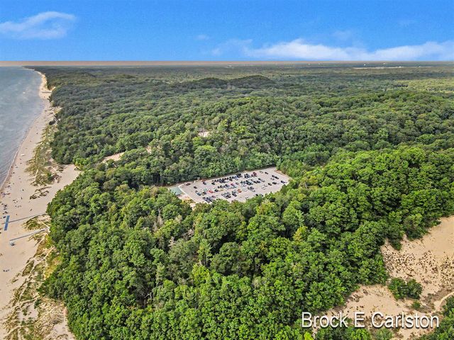 1576 Hendrick Road, Norton Shores, MI 49441