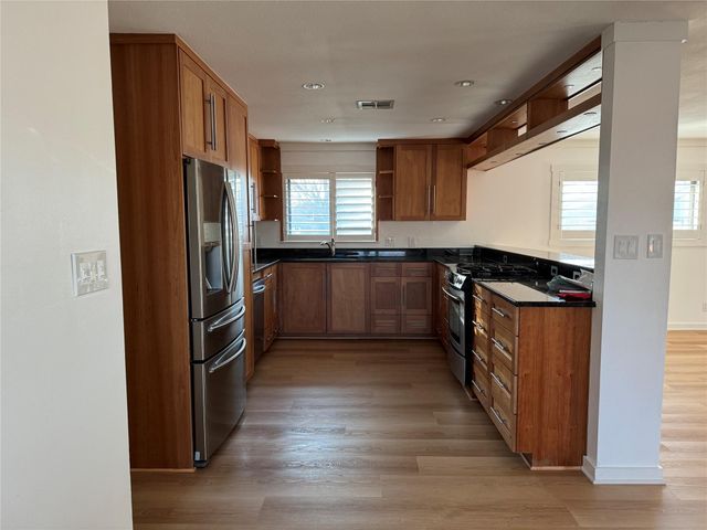 6601 Columbia DR, Austin, TX 78723