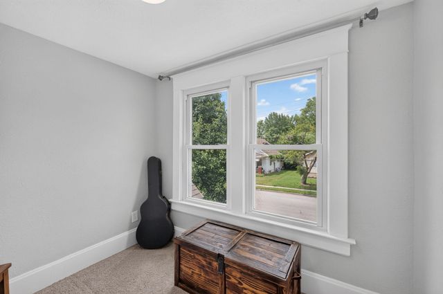 1040 W State Street, Springfield, MO 65806