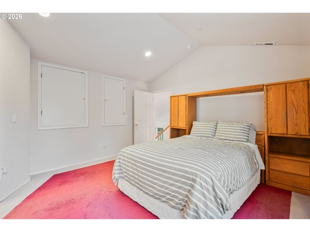 214 ST JAMES Ct, Longview, WA 98632