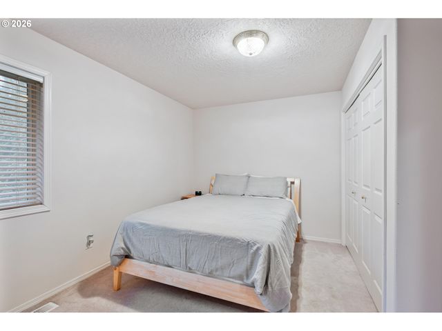 214 ST JAMES Ct, Longview, WA 98632