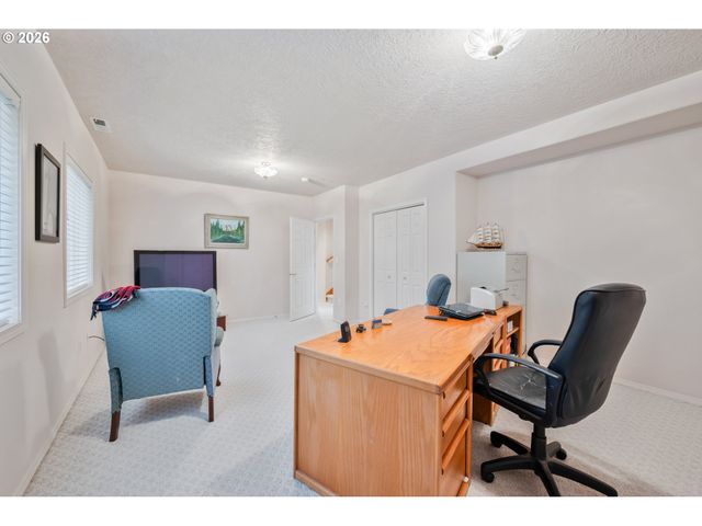 214 ST JAMES Ct, Longview, WA 98632