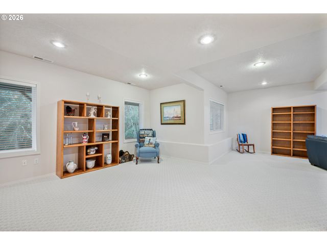 214 ST JAMES Ct, Longview, WA 98632