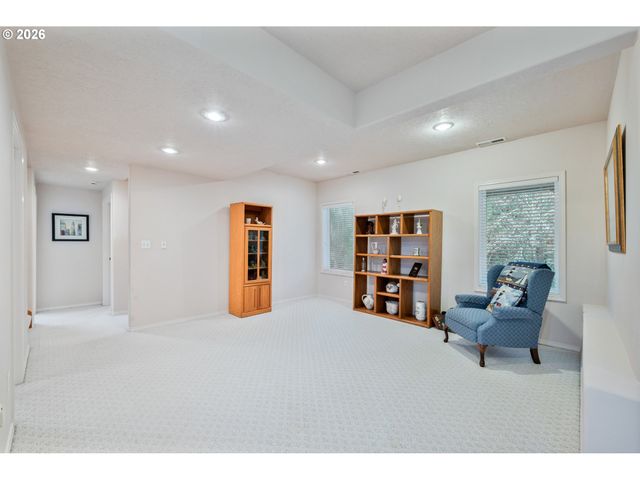 214 ST JAMES Ct, Longview, WA 98632