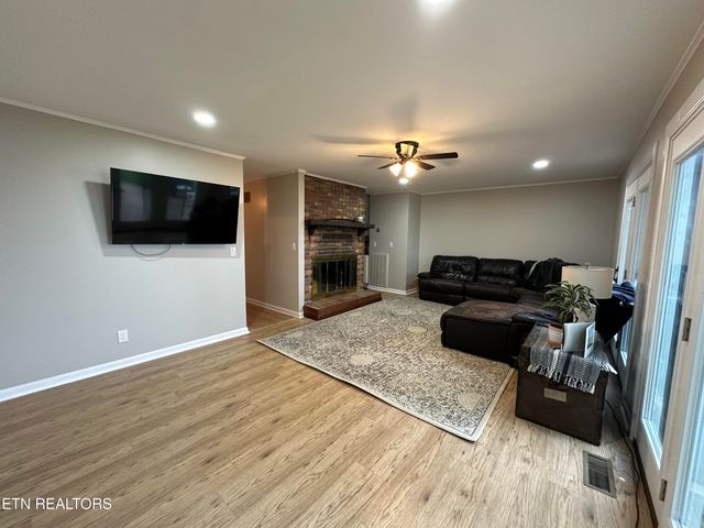 960 Cave Rd, Jefferson City, TN 37760