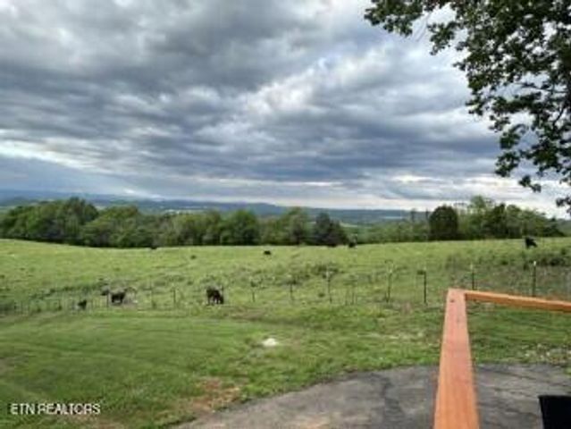 960 Cave Rd, Jefferson City, TN 37760