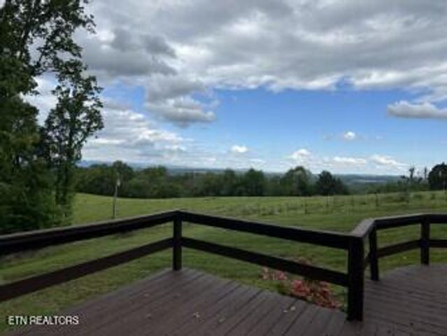 960 Cave Rd, Jefferson City, TN 37760
