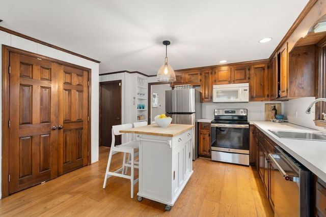 30 Oak Hill Rd, Sudbury, MA 01776