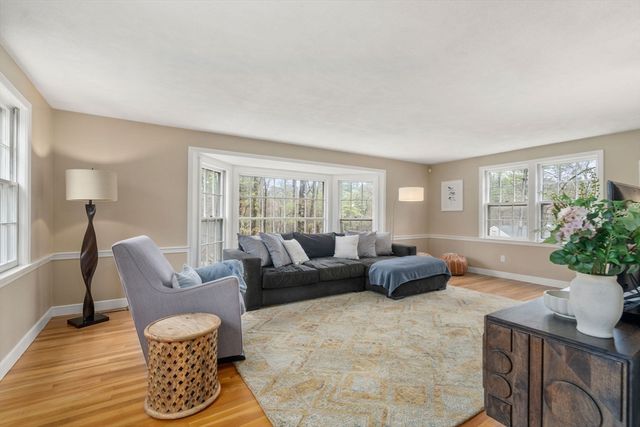 30 Oak Hill Rd, Sudbury, MA 01776