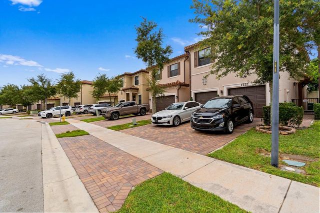 4620 NW 58th Street, Tamarac, FL 33319
