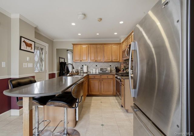 155 Smith Avenue, Islip, NY 11751