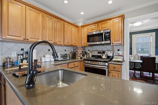 155 Smith Avenue, Islip, NY 11751