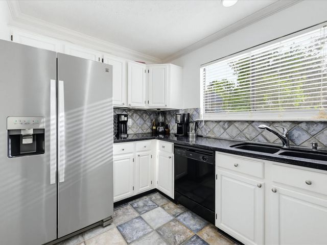 1402 Thornwood Lane, Houston, TX 77062