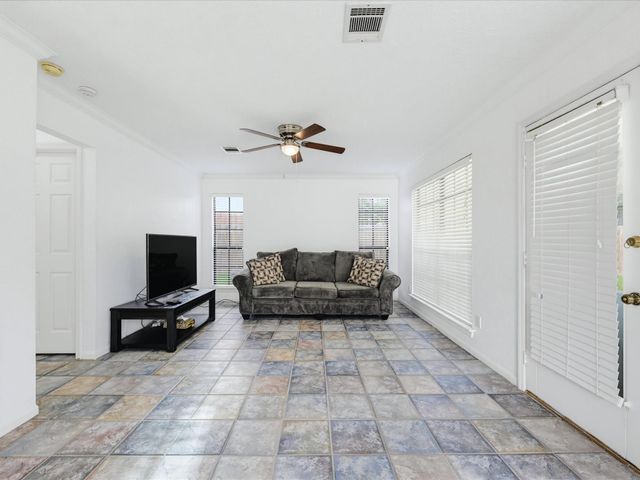 1402 Thornwood Lane, Houston, TX 77062