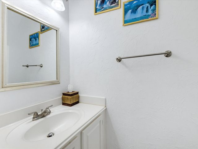 1402 Thornwood Lane, Houston, TX 77062