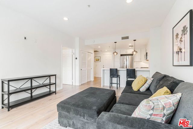 13200 Pacific Promenade 210, Playa Vista, CA 90094