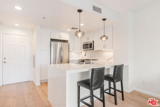 13200 Pacific Promenade 210, Playa Vista, CA 90094