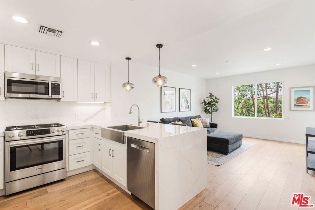 13200 Pacific Promenade 210, Playa Vista, CA 90094