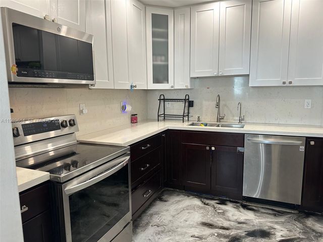 9341 E Bay Harbor Dr 6C, Bay Harbor Islands, FL 33154