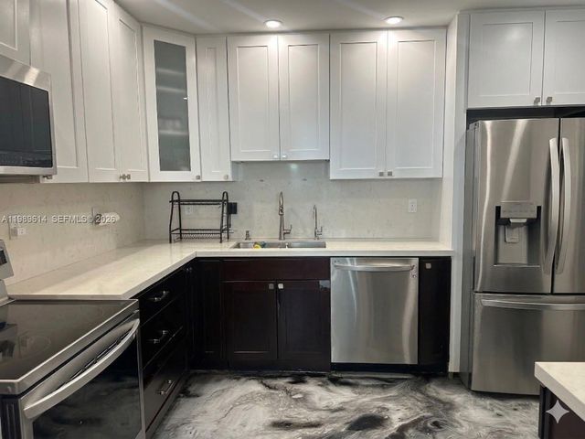 9341 E Bay Harbor Dr 6C, Bay Harbor Islands, FL 33154