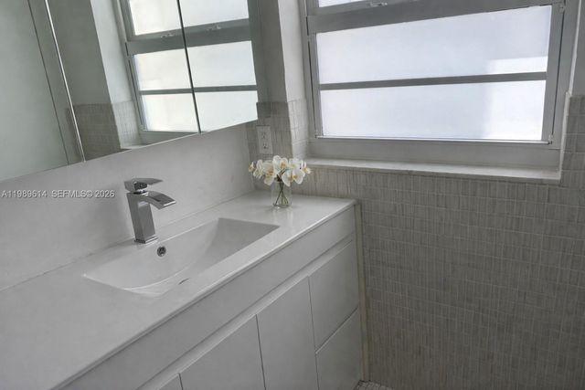 9341 E Bay Harbor Dr 6C, Bay Harbor Islands, FL 33154