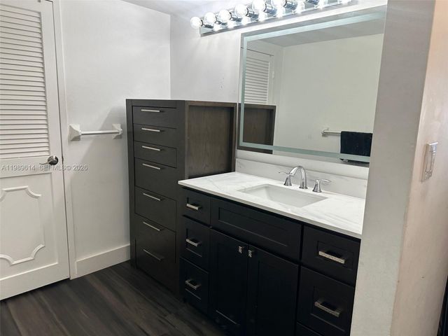 9341 E Bay Harbor Dr 6C, Bay Harbor Islands, FL 33154