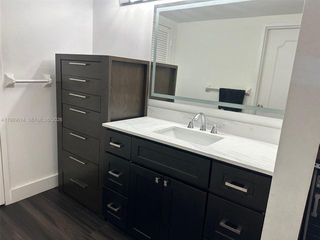 9341 E Bay Harbor Dr 6C, Bay Harbor Islands, FL 33154