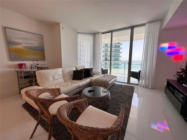 1300 Brickell Bay Dr 3206, Miami, FL 33131