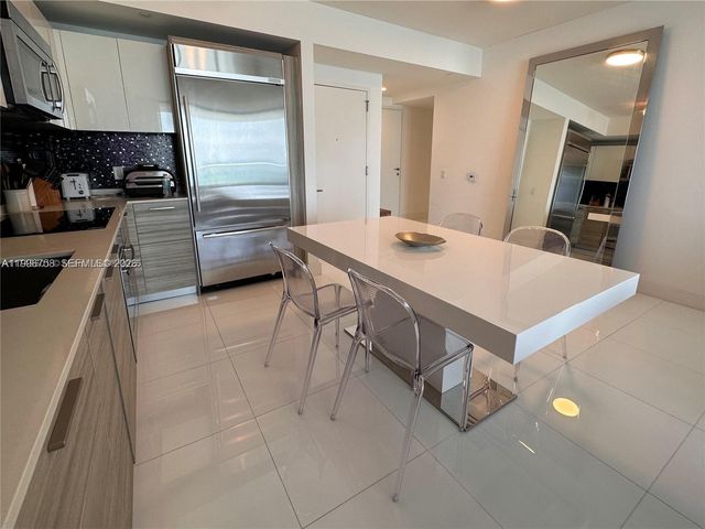 1300 Brickell Bay Dr 3206, Miami, FL 33131