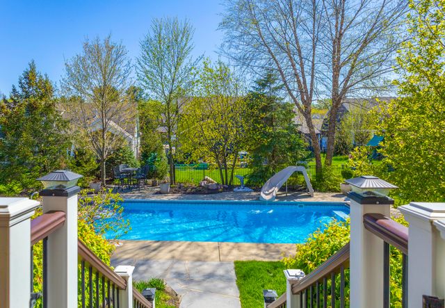 4403 Kilchurn Circle, Valparaiso, IN 46383