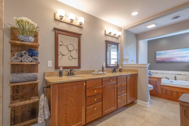 4403 Kilchurn Circle, Valparaiso, IN 46383