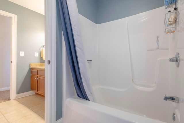 4403 Kilchurn Circle, Valparaiso, IN 46383