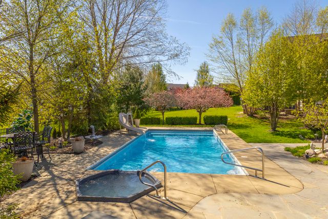 4403 Kilchurn Circle, Valparaiso, IN 46383