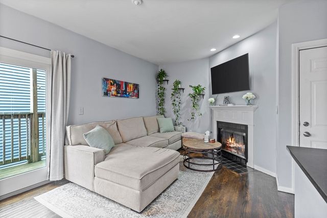 52 H Street 2, Boston, MA 02127