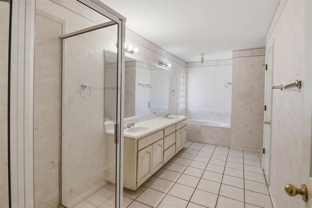 166 Turkey RUN, Meadowlakes, TX 78654
