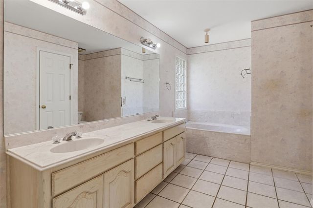 166 Turkey RUN, Meadowlakes, TX 78654
