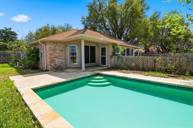 166 Turkey RUN, Meadowlakes, TX 78654