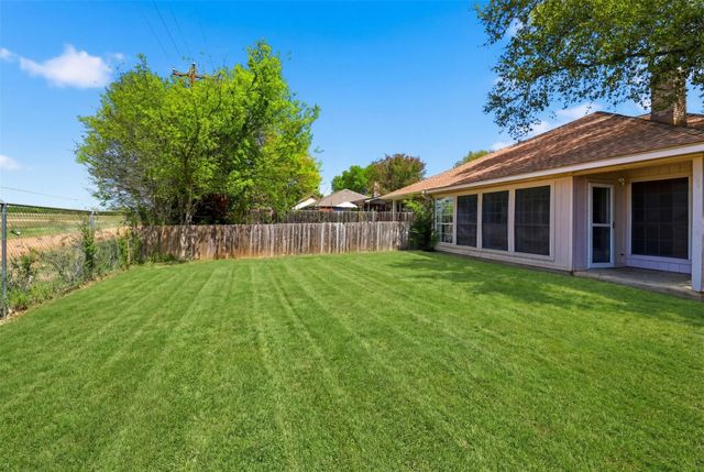 166 Turkey RUN, Meadowlakes, TX 78654
