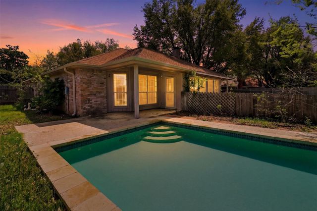 166 Turkey RUN, Meadowlakes, TX 78654