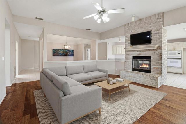 166 Turkey RUN, Meadowlakes, TX 78654