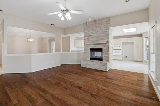 166 Turkey RUN, Meadowlakes, TX 78654