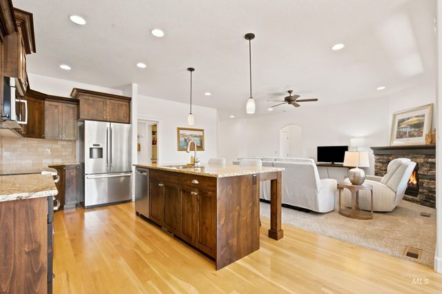 159 E San Pedro St, Meridian, ID 83646