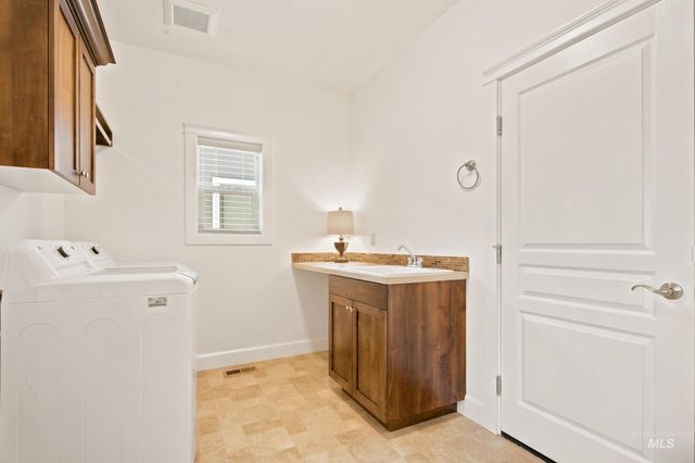 159 E San Pedro St, Meridian, ID 83646