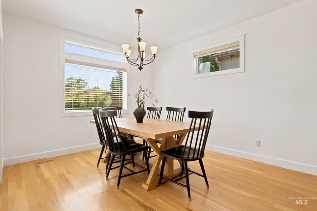 159 E San Pedro St, Meridian, ID 83646