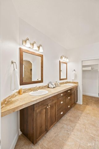 159 E San Pedro St, Meridian, ID 83646